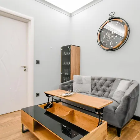 Апартамент Stylish 2-bedroom