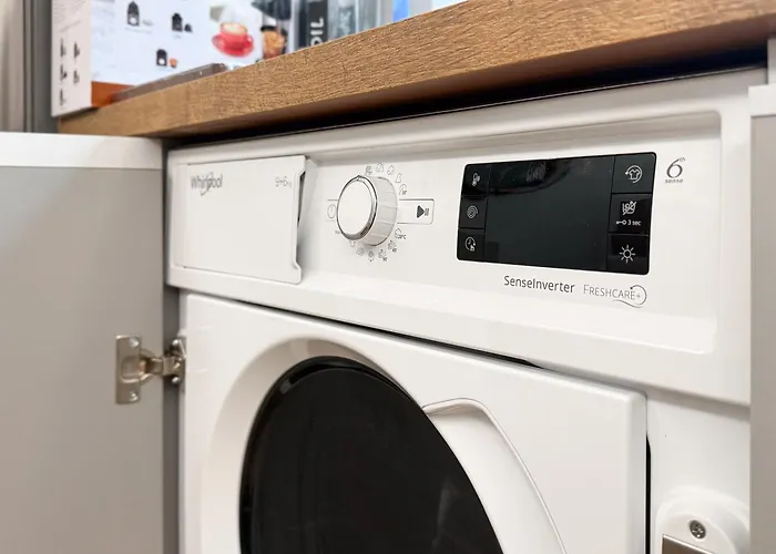 Stylish 2-bedroom アパート