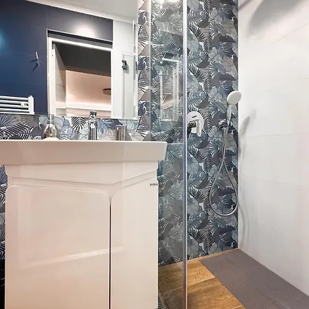 아파트 Stylish 2bd Flat Steps From Ndk & Vitosha Blvd By Flat Mаnager 소피아